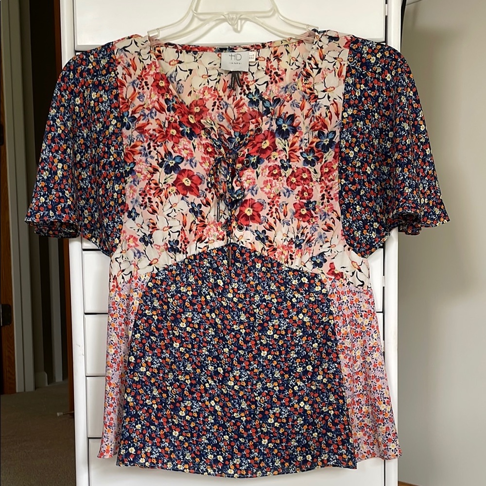 HD in Paris Relaxed Tie Front Short Sleeve Blouse